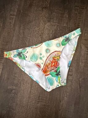 Women’s Cream Paisley Floral Bikini Bottoms